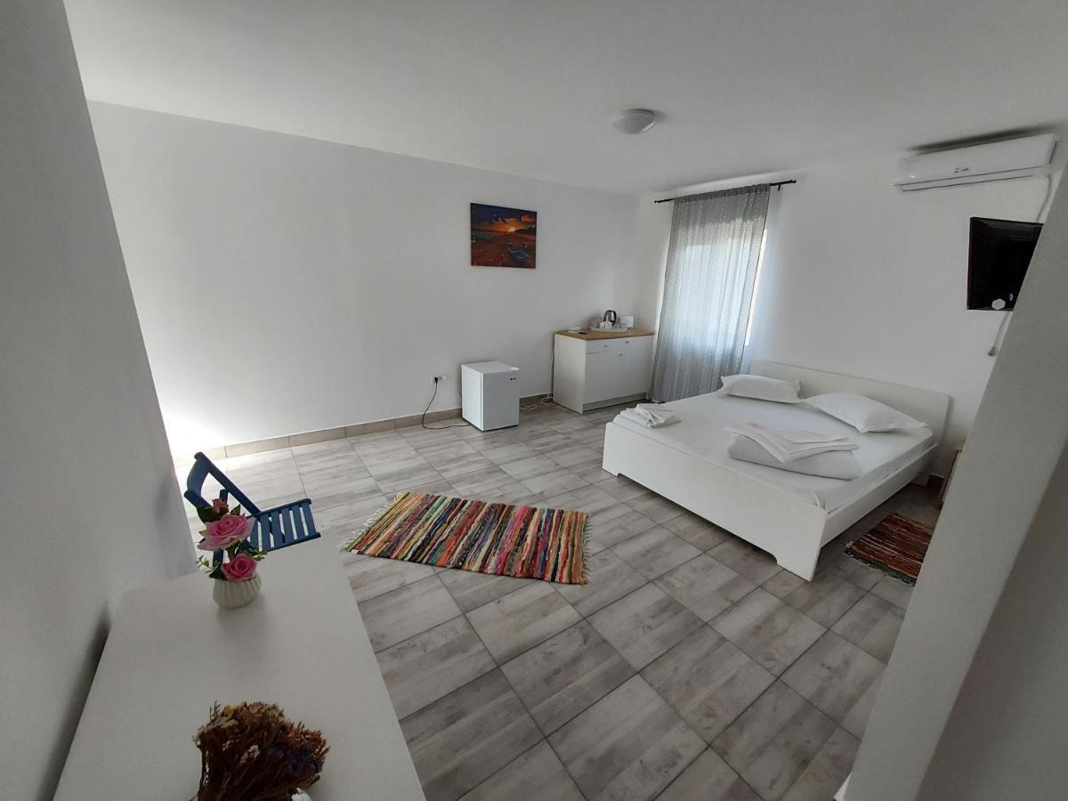 Casa Dada Aparthotel Două Mai Екстериор снимка